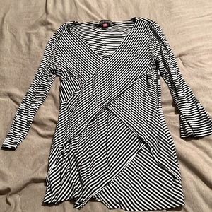 Vince Camuto Long Sleeved Top